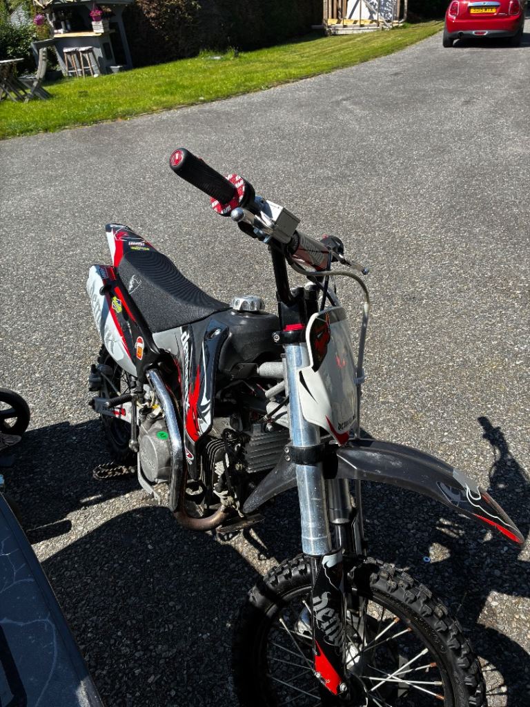 Pit bike