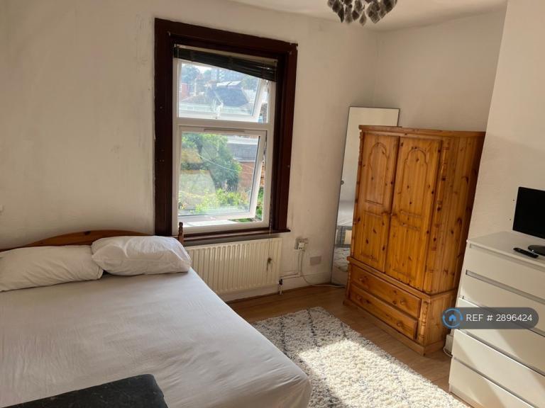 1 bedroom in Myrtledene Road, London, SE2 (#2896424)