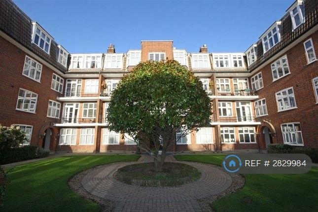 3 bedroom flat in Portsmouth Road, Surbiton, Surrey, KT6 (3 bed) (#2829984)