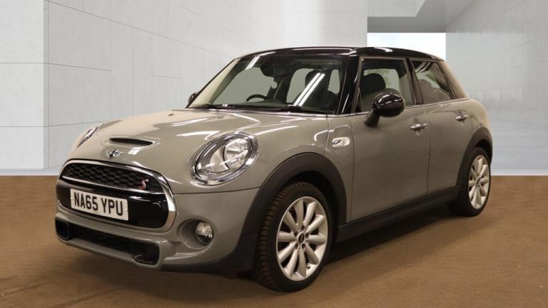 MINI HATCH 2.0 5-Door Hatch Cooper S 2015