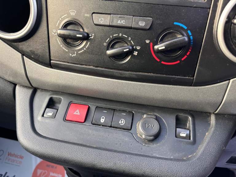 PEUGEOT PARTNER AUTO WHEELCHAIR ACCESSIBLE VEHICLE AUTOMATIC WAV 1.6 2017