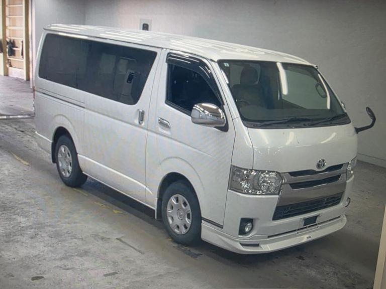 TOYOTA HIACE 3.0l turbo diesel Mpv /Van /Camper van Silver Auto Diesel 2016