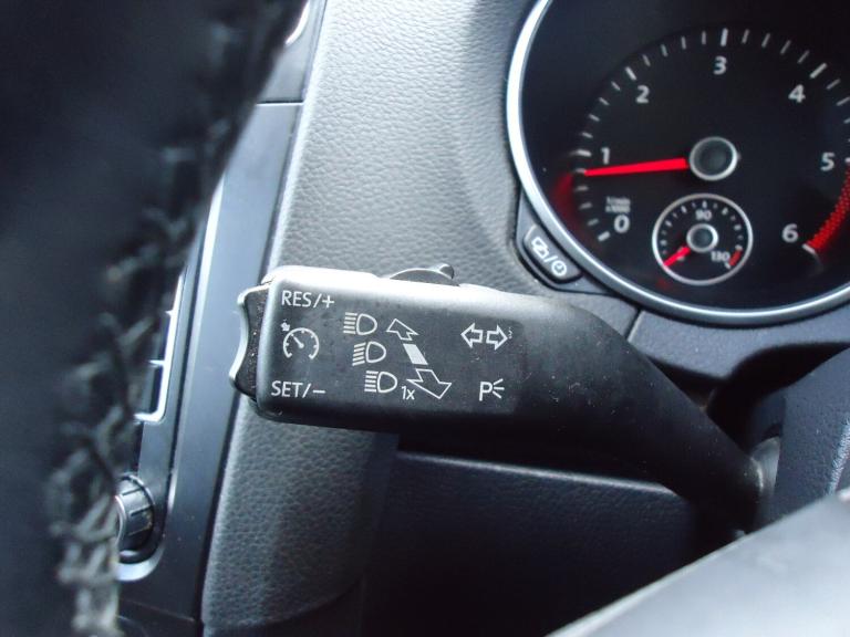 VOLKSWAGEN GOLF 1.6 TDI Match Silver Auto Diesel 2012