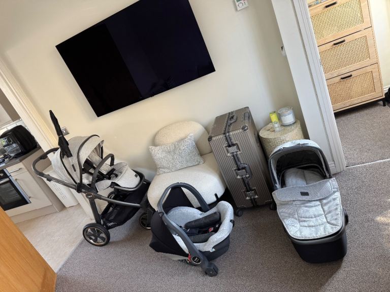 Oyster 3 Full Stroller Pram Travel System with Car Seat