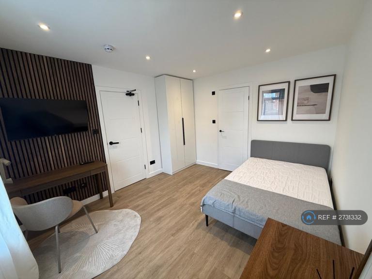 1 bedroom in Middleton Road, Carshalton, London, SM5 (#2731332)