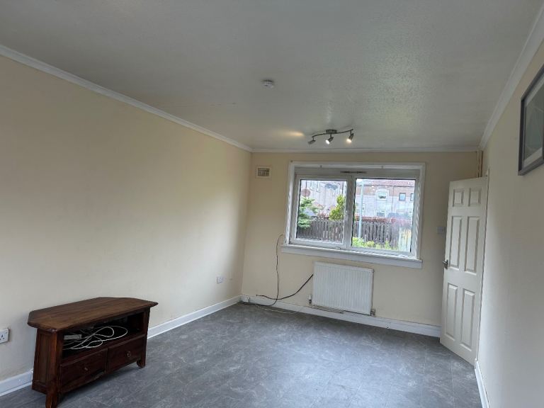 2 bedroom end terraced house to let. 