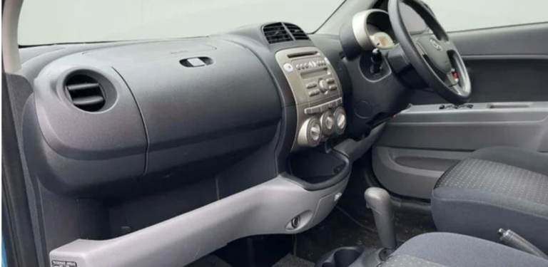 Daihatsu, SIRION, Hatchback, 2009, Manual, 998 (cc), 5 doors