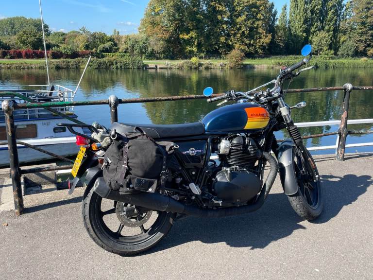 Royal Enfield, INTERCEPTOR 650 - Barcelona Blue 2023