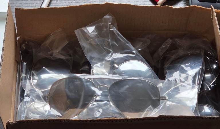 Job lot of 50 Aviator style men's sunglasses