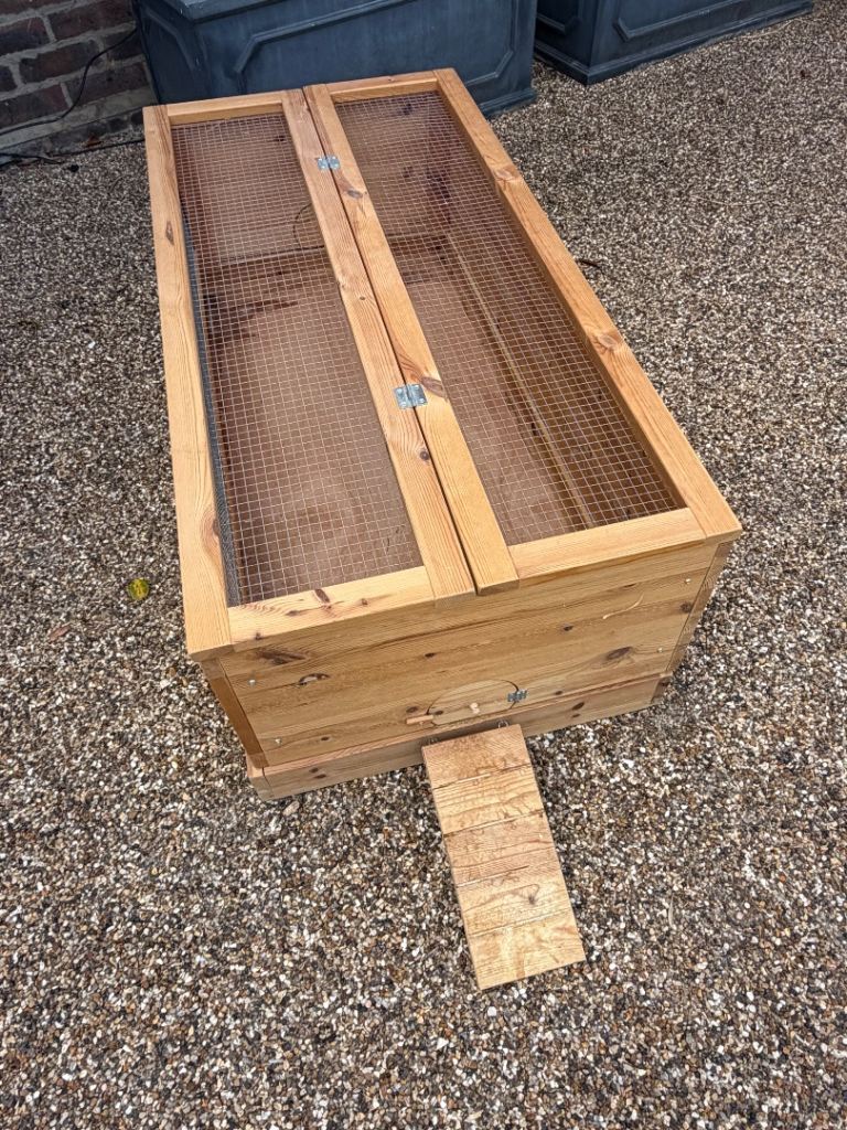 Wooden indoor guinea pig cage 