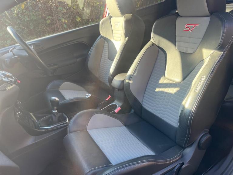 2016 Ford Fiesta 1.6T EcoBoost ST-2 Euro 6 3dr HATCHBACK Petrol Manual