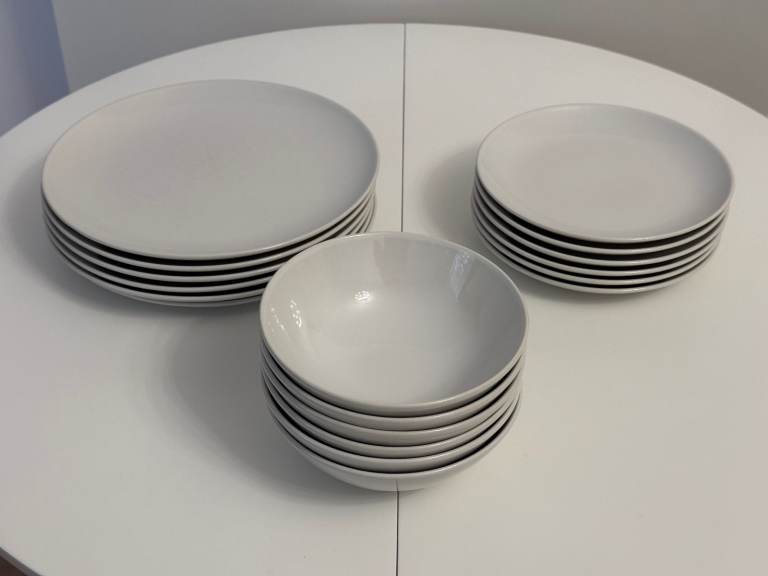 Dinnerware Set – White Ceramic Plates and Bowls