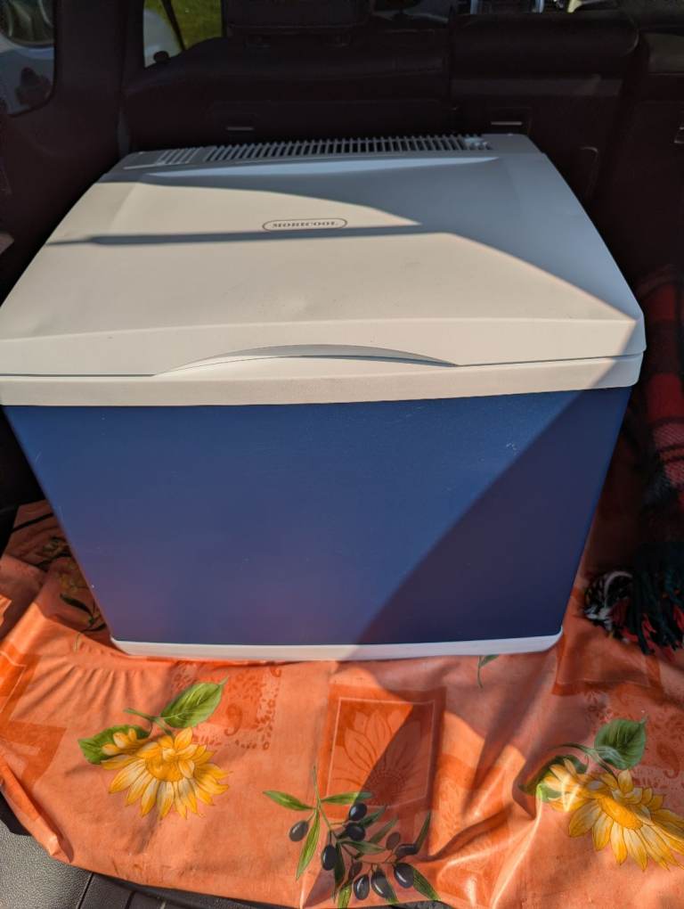 ELECTROLUX DOMETIC MOBICOOL MB40 TRAVEL FRIDGE 