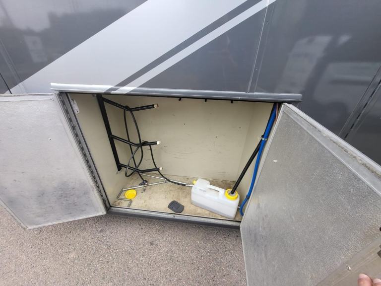 Isuzu NPR Horsebox Horse Box 2009 