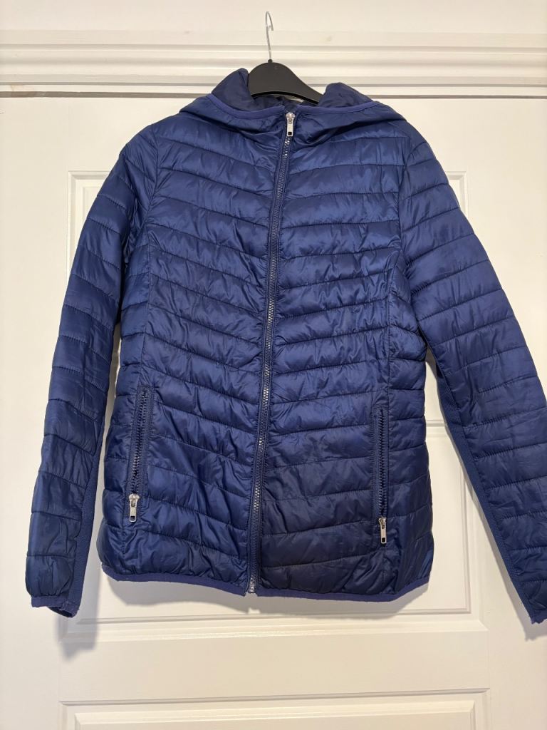 💙 Very Navy Blue Puffer Jacket – Size 8, Zip Pockets 💙