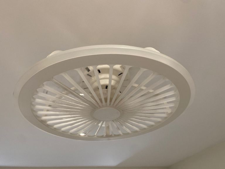 LMiSQ Ceiling Fan with Light & Remote – Never Used