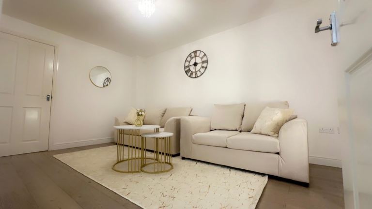 Modern 2 bed house - House Share - Furnished