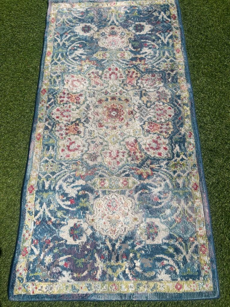 Small global rug