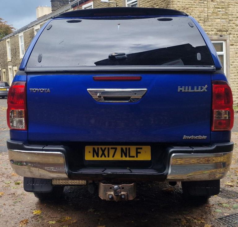 2017 Toyota Hilux Invincible D/Cab Pick Up 2.4 D-4D PICK UP DIESEL Manual