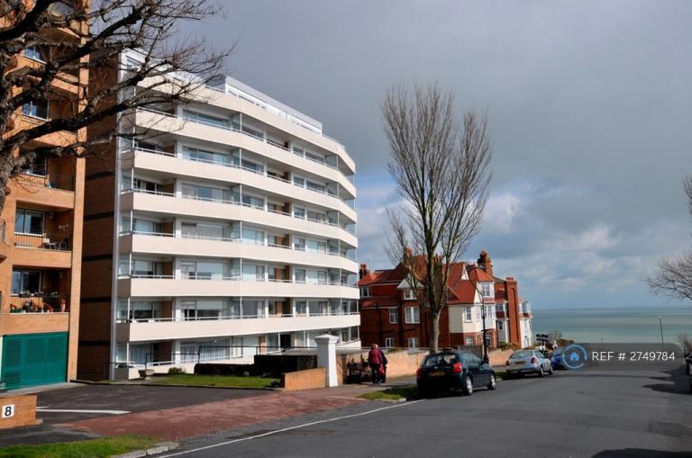 2 bedroom flat in Westcliff Mansion, Eastbourne, BN20 (2 bed) (#2749784)