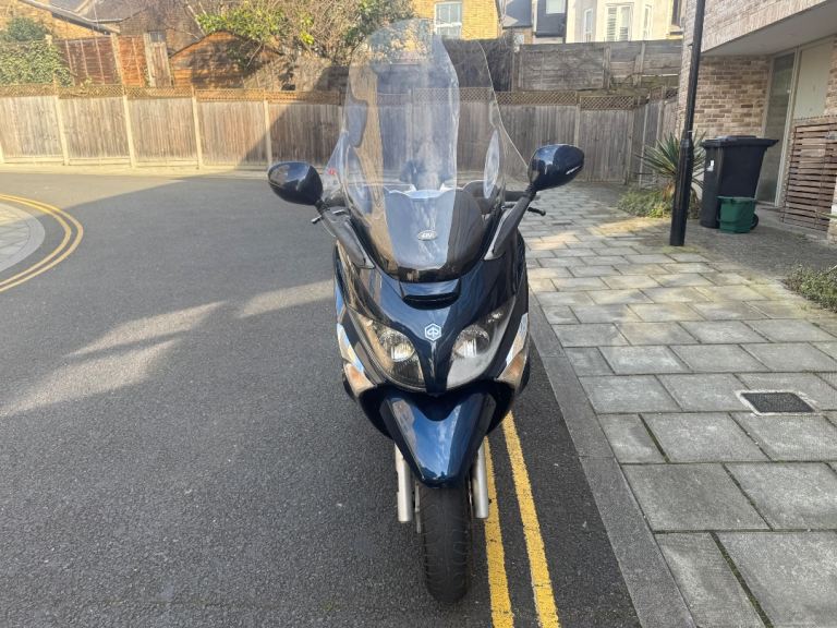 PIAGGIO XEVO 250cc BLUE 2009 NOT VESPA HPI CLEAR 