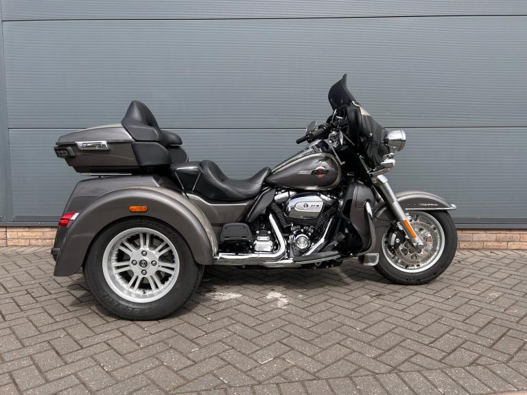 2024 Harley-Davidson TRIKE FLHTCUTG Colour Option (23MY) Trial Bike PETROL Manual
