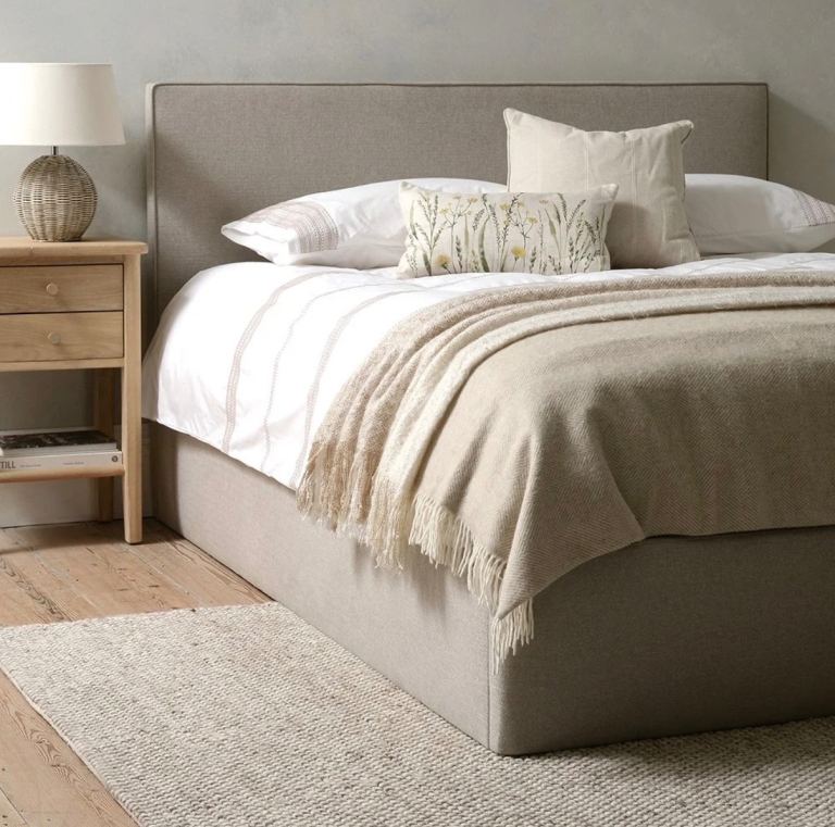 Cotswold Co Churchill Ottoman Bed 
