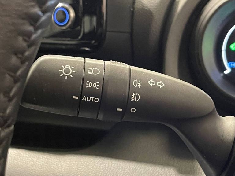 2022 Toyota Yaris 1.5 VVT-h Design Hatchback 5dr Petrol Hybrid E-CVT Euro 6 (s/s) (116 ps) Hatchb...