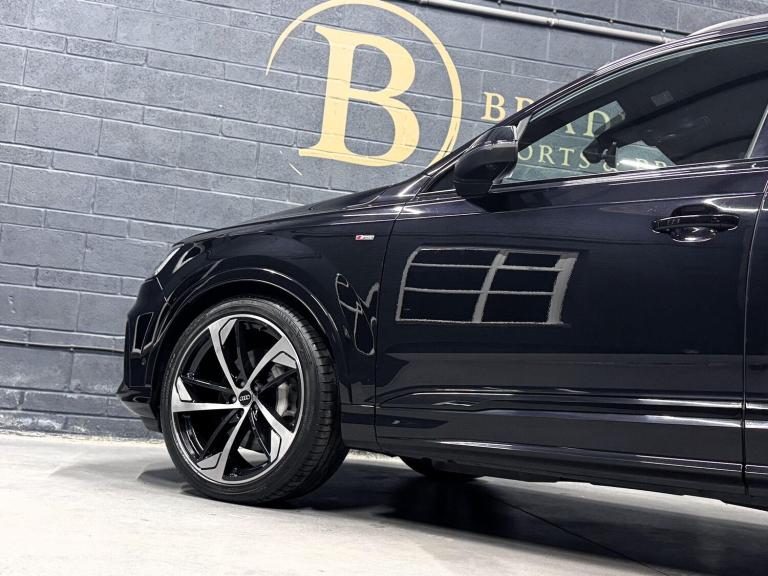 AUDI Q7 3.0 TFSI V6 55 Black Edition 2021