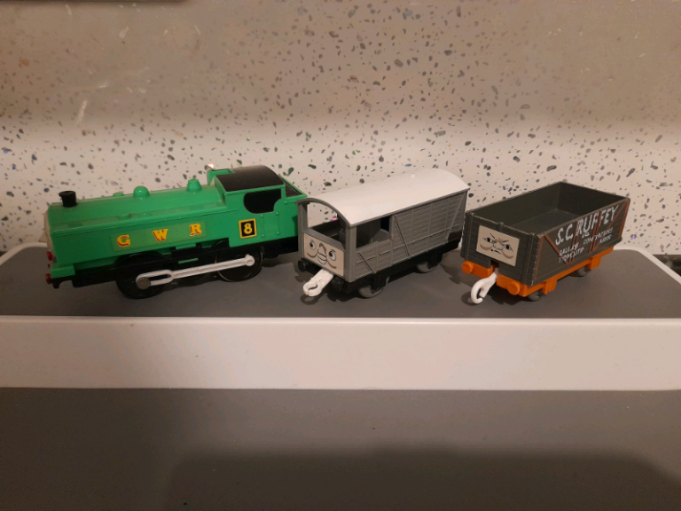 Tomy Trackmaster Thomas the tank motorised train Duck Toad & Scruffy