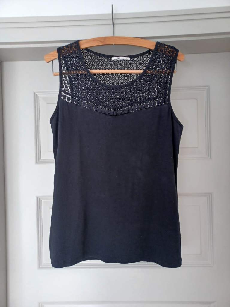 Stretchy Black Lace Accent Ladies Sleeveless Top TU Size 16