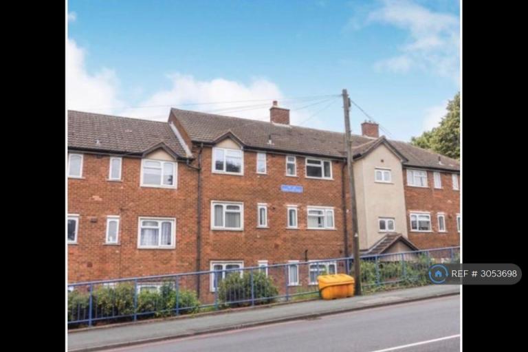 2 bedroom flat in Park Lane West, Tipton, DY4 (2 bed) (#3053698)