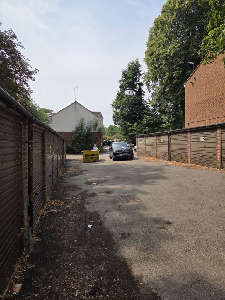 Secure Garage to Rent in Hemel Hempstead