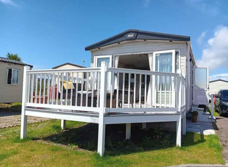Beautiful Caravan to hire Trecco Bay Porthcawl 