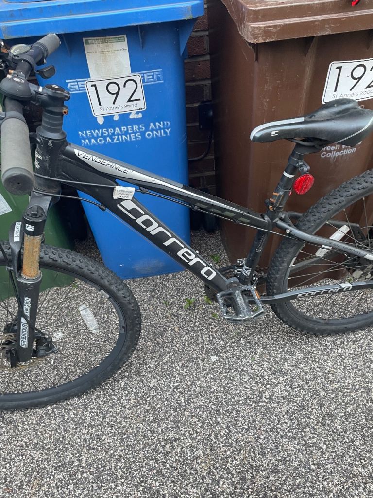 Carrera mountain bike 