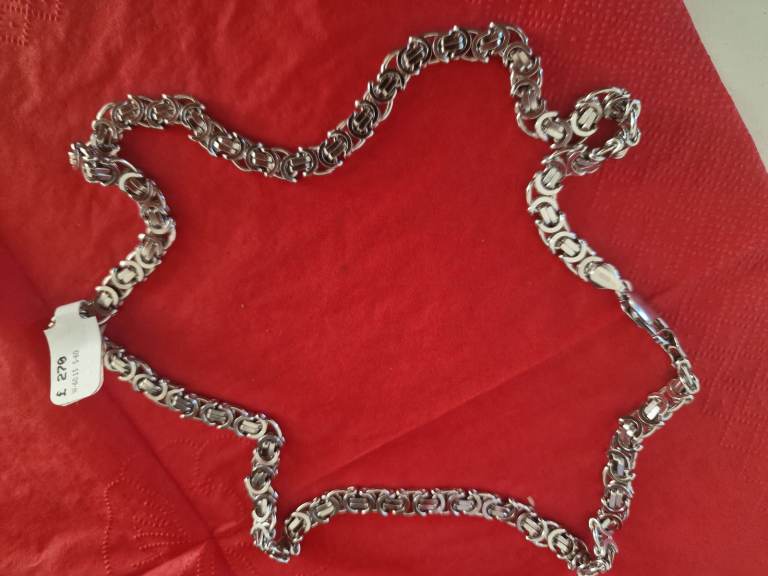 New boxed silver necklace 