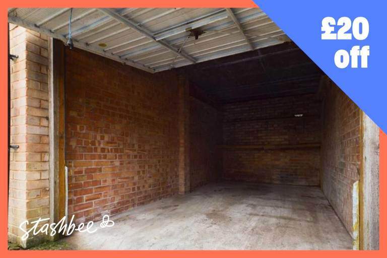 Garage to rent in London (SE3) | Stashbee