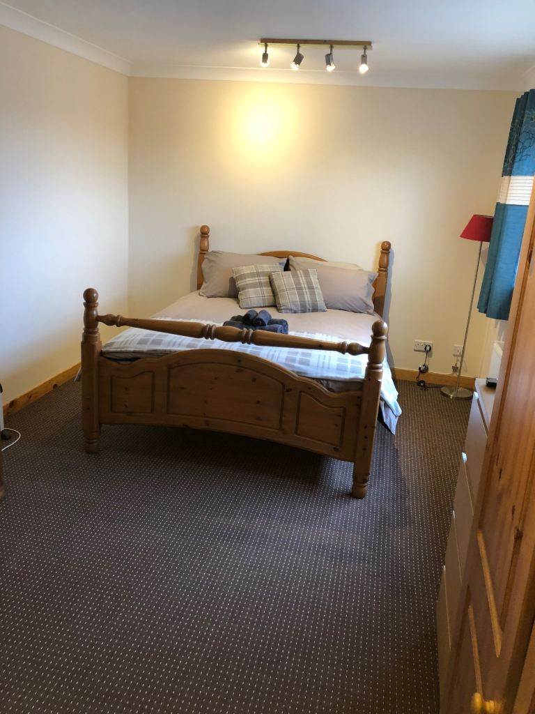 Large double room Inverness, no bills 