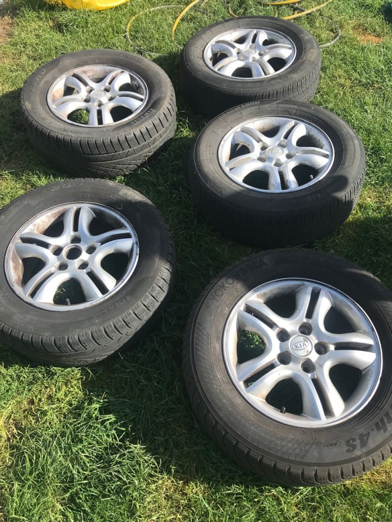 Kia Sportage alloy wheels and tyres x 5