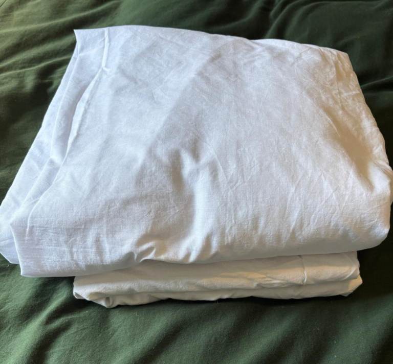 White Sheet Set (Fitted and Flat) - Queen Sized 