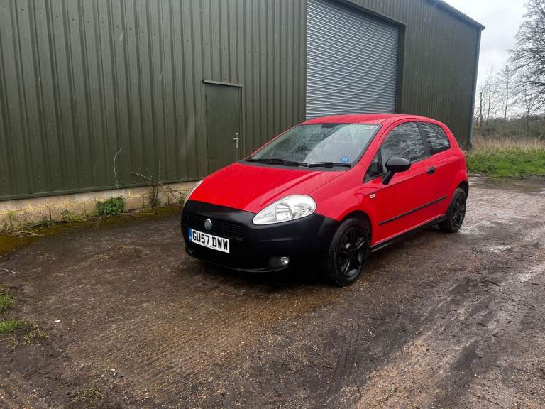 Fiat Punto Dynamic Sport ,Drives Perfect, ISOFIX seats in rear, Extensive Service History,Long MOT !