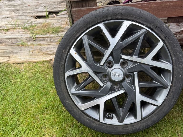 Hyundai Alloys 18”