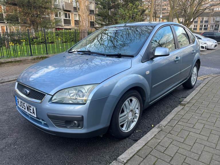 1596 (cc) Ford FOCUS GHIA, 5 doors Hatchback AUTOMATIC.