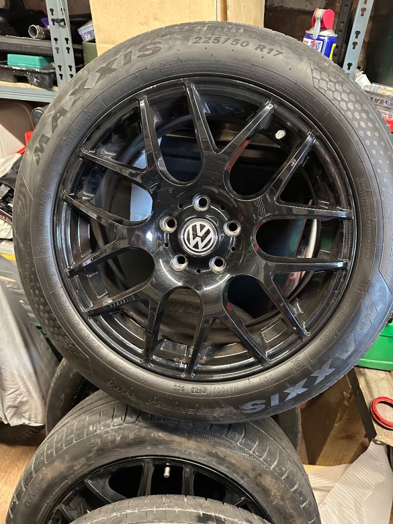 Vw caddy black alloys