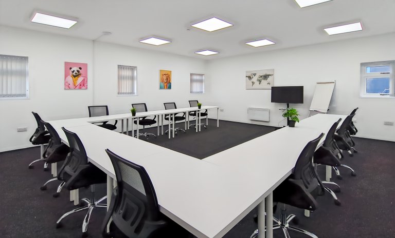 Wakefield - WF27AZ \ Large Office Space with a Flexible Layout for Up to 10 Desks