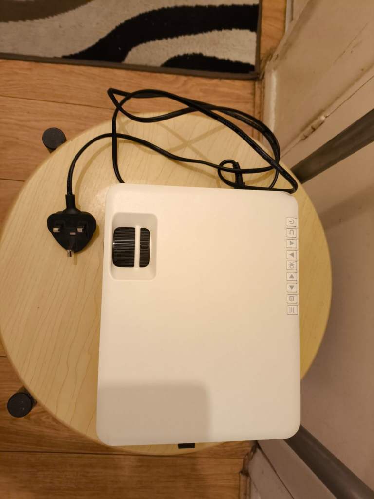 JEEMAK mini projecror P200  1080