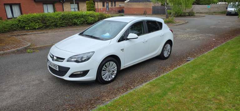 Vauxhall, ASTRA, Hatchback, 2014, Manual, 1598 (cc), 5 doors