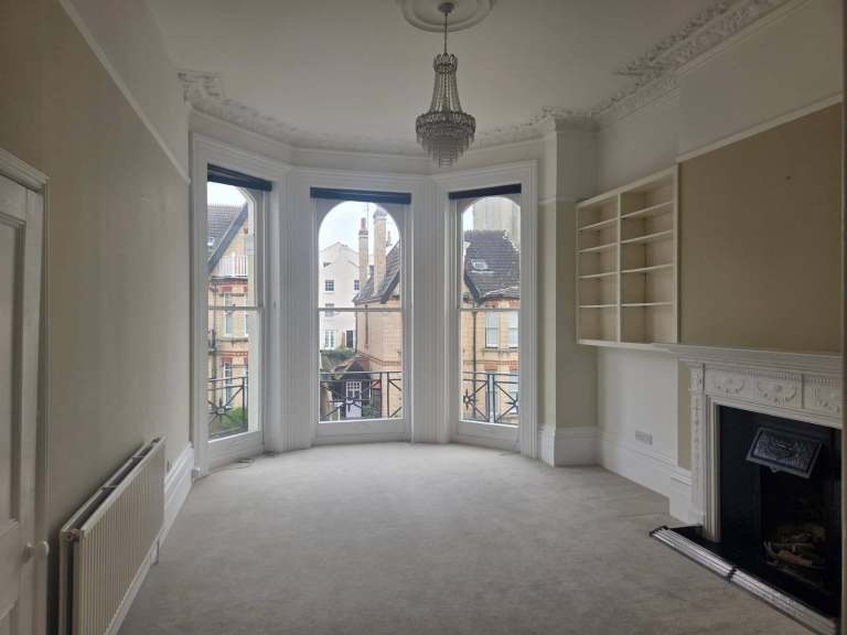 1 bed balcony flat to let. Brunswick area. PRIVATE LANDLORD