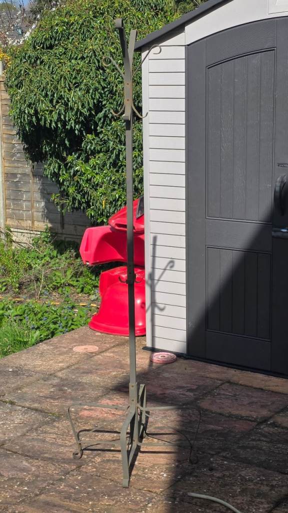 Free coat stand
