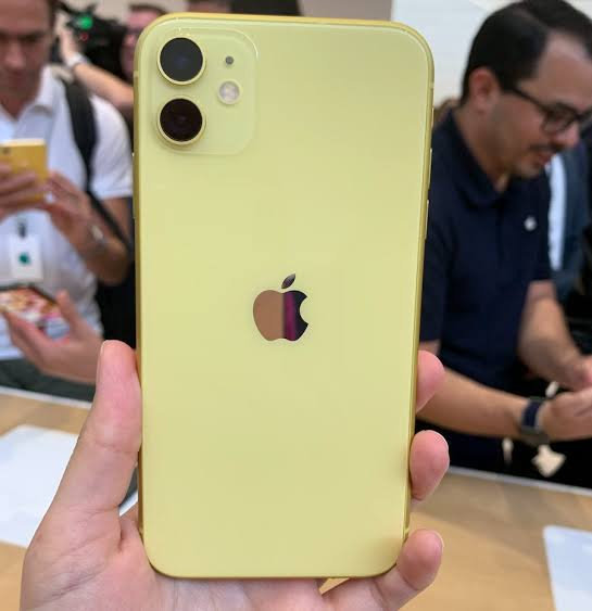 Iphone 11 64gb yellow like new